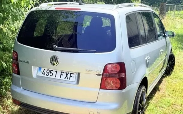 VOLKSWAGEN Touran Touran 2.0TDI Traveller - 7890€ en Vilalba