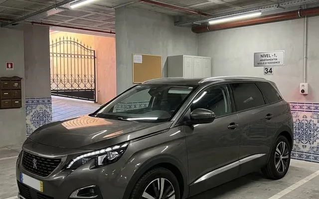 Peugeot 5008