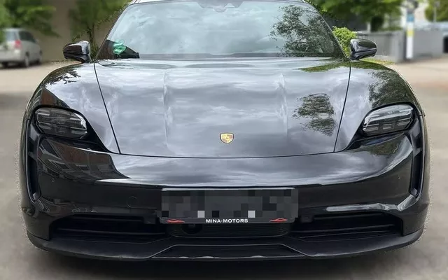 PORSCHE Taycan 4S