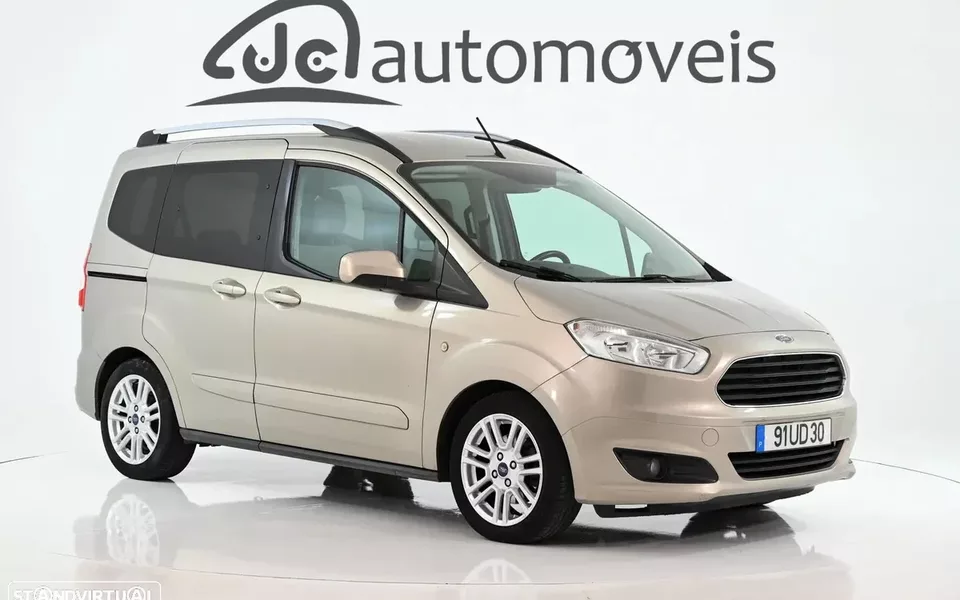 Ford Tourneo Courier 1.0 EcoBoost Titanium