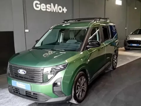Ford Tourneo Courier 1.0 EcoBoost Titanium