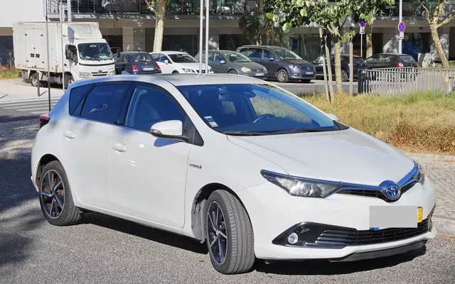 Toyota Auris 1.8 HSD Comfort +P.Techno+P.Sport