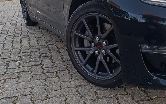 Tesla Model 3 2019 Long-Range Dual Motor AWD