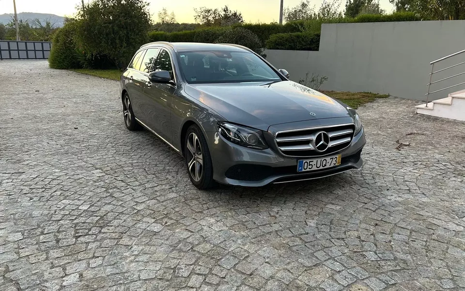 Mercedes-Benz E 220