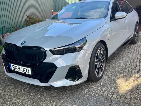 BMW 530 e Pack Desportivo M Pro