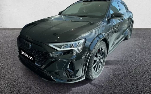 AUDI Q8 E-TRON Q8 55 E TRON QUATTRO DAKAR EDITION