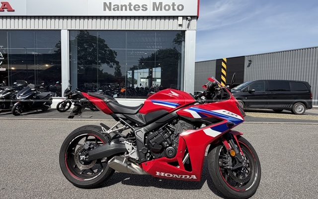 CBR650R e-Clutch | Village motos