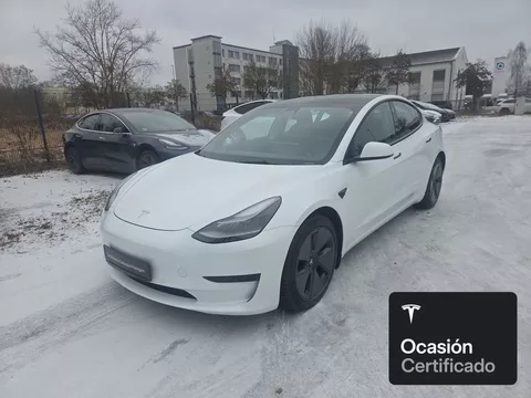 TESLA Model 3 Rear-Wheel Drive