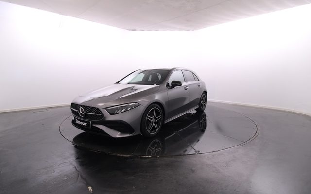 Mercedes-Benz Classe A - 180 d AMG Advanced Plus Cx. Aut. GPS / Vidros Escurecidos / Cam. Traseira / Pack Night / JLL