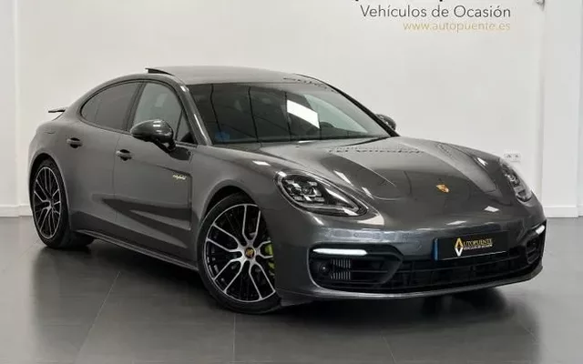 PORSCHE Panamera 4 E-HYBRID