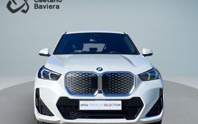 BMW iX1