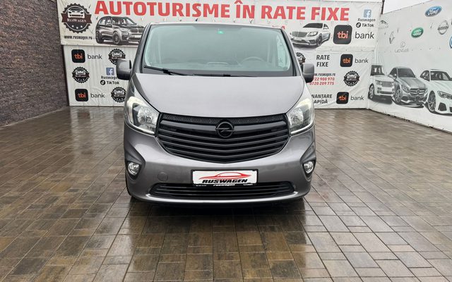 Opel Vivaro 1.6Diesel 2015 6 Locuri MIXT Long
