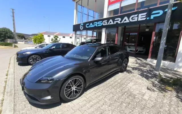 Porsche Taycan Sport Turismo 2024 Versão RESTYLING - bateria 105kw