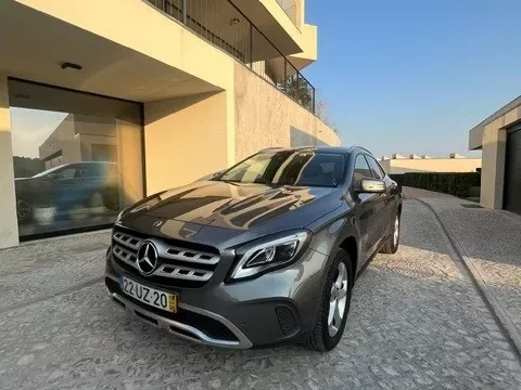 Mercedes-Benz GLA 180 d