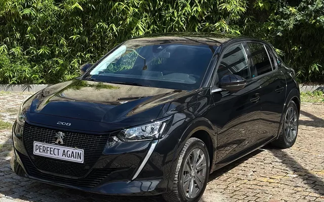 Peugeot e-208