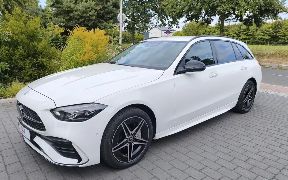 Mercedes-Benz C 300 e AMG Line