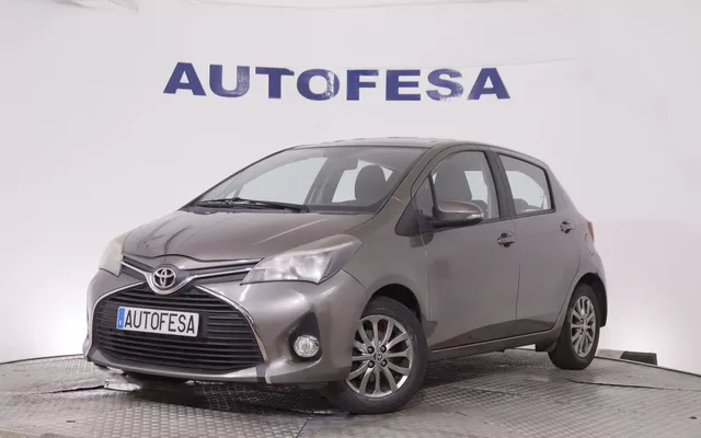 Toyota Yaris 1.3 VVT-I ADVANCE 100CV 5P # CAMARA TRASERA