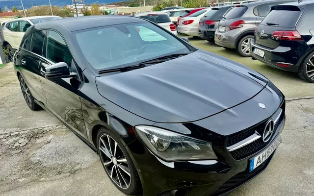 Mercedes-Benz CLA 220 d Shooting Brake AMG Line Aut.