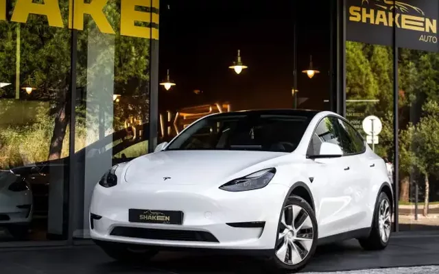 Tesla Model Y 2023 Tração Traseira