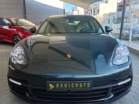 Porsche Panamera Sport Turismo 4 E-Hybrid Platinum Edition