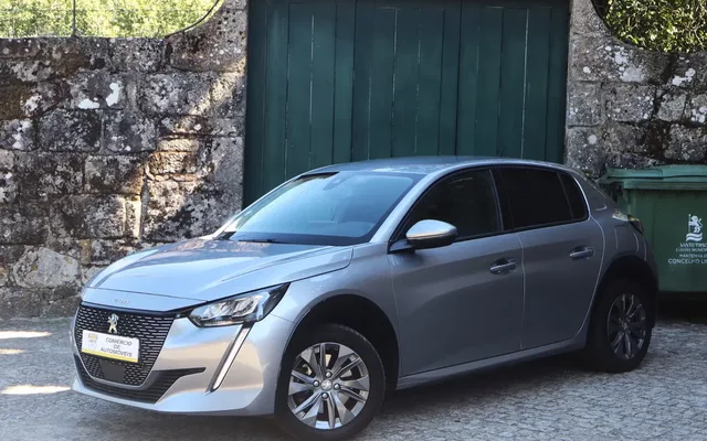 Peugeot e-208 Allure