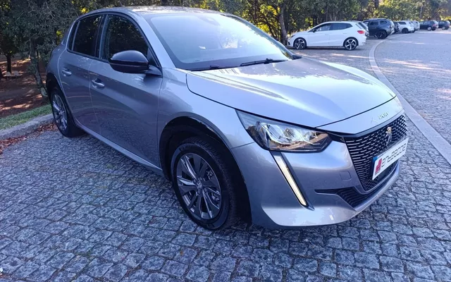 Peugeot e-208 Allure+