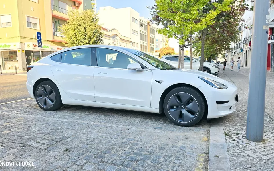 Tesla Model 3 Standard Range Plus RWD