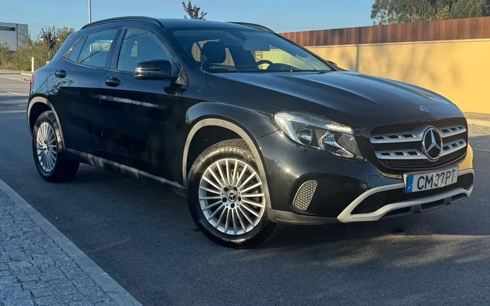 Mercedes-Benz GLA 180 d 7G-DCT Style