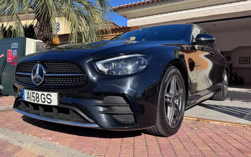 Mercedes-Benz E 220 d AMG Line