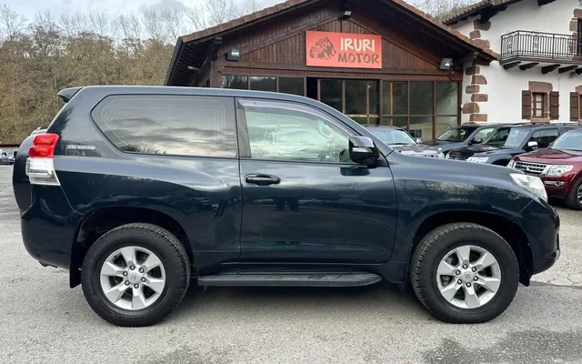 TOYOTA Land Cruiser Land Cruiser D-4D VX