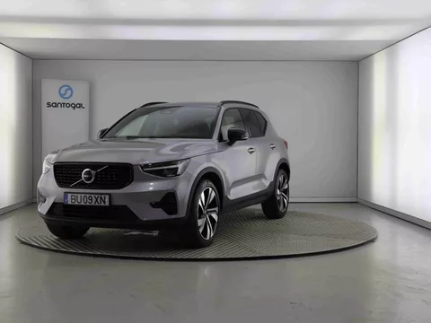 VOLVO - XC40 - XC40 2.0 B3 Plus Dark
