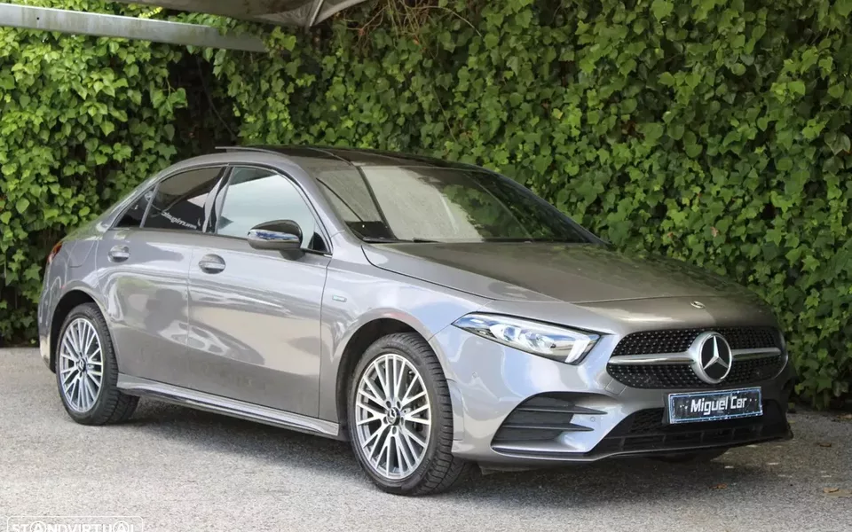 Mercedes-Benz A 250 Limousine e AMG Line
