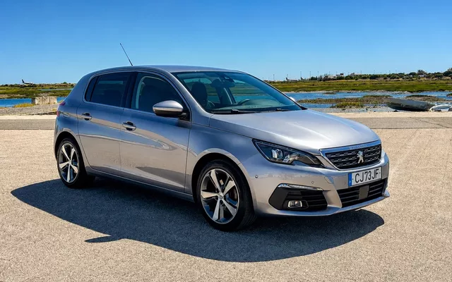 Peugeot 308 1.2 PureTech Allure Full LED