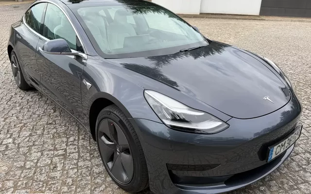 Tesla Model 3 Standard Range Plus RWD
