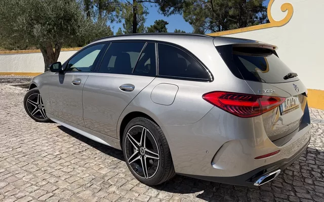 Mercedes-Benz C 300 e 9G-TRONIC Edition AMG Line