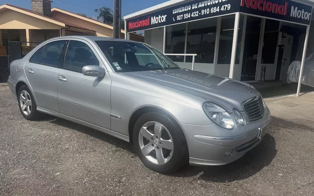 Mercedes-Benz E 220 CDI Auto Avantgarde