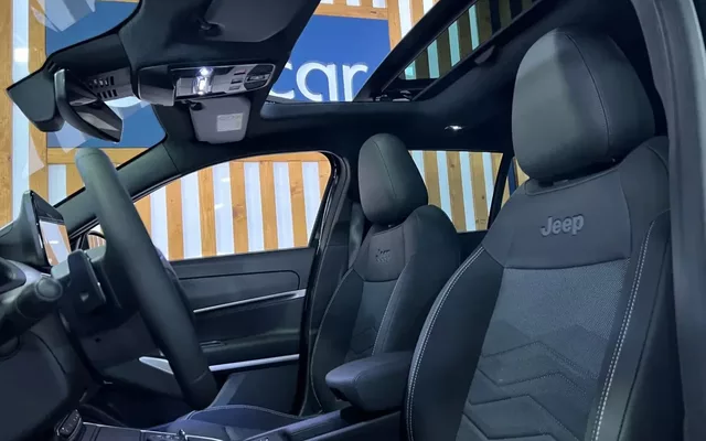 Jeep Avenger 1.2 e-Hybrid Summit DCT