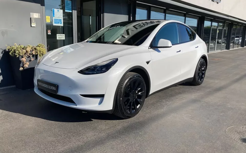 Tesla Model Y RWD