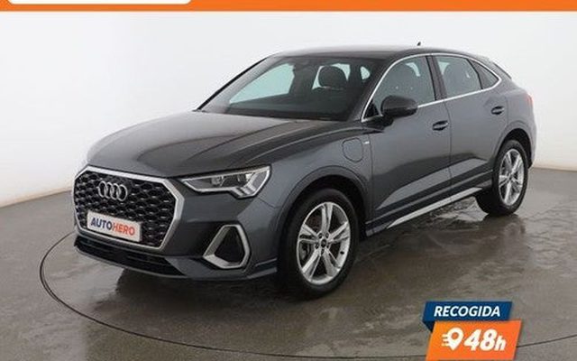 AUDI Q3 45 TFSIe S line
