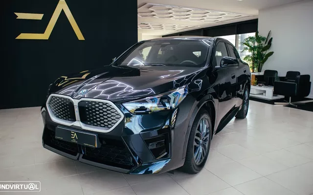 BMW iX2 eDrive20 Pack Desportivo M