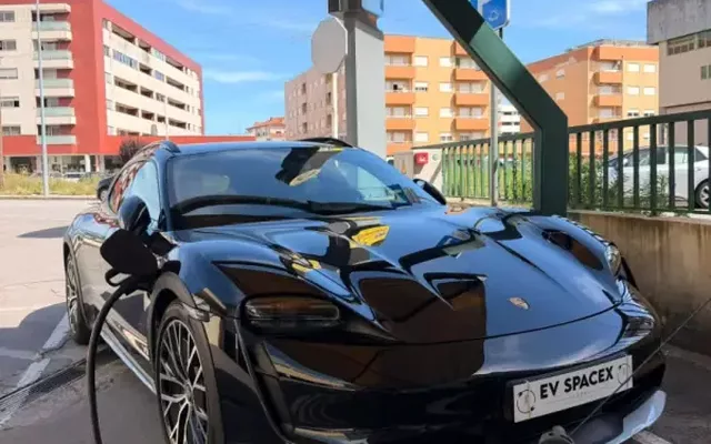 Porsche Taycan Cross Turismo 2022 4