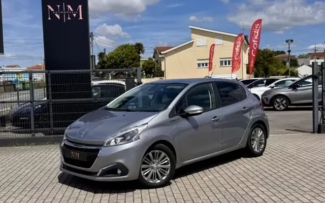 Peugeot 208 2019 1.2 PureTech Signature