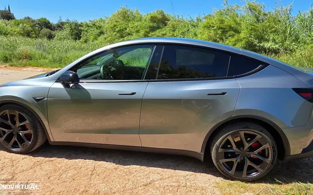 Tesla Model Y Performance Tração Integral