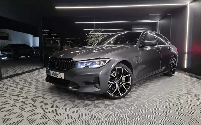 BMW 330 e Line Sport Auto