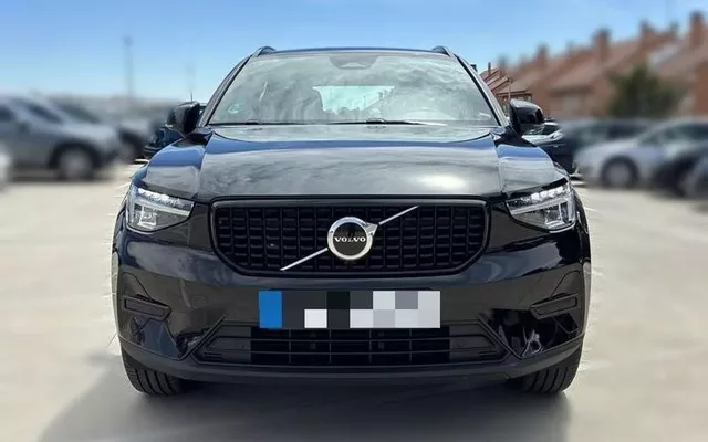 VOLVO XC40 2.0 B3 G Plus Dark Auto