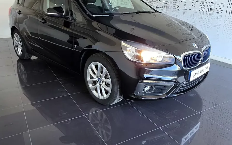 BMW 225