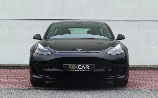 Tesla Model 3 Standard Range Plus RWD
