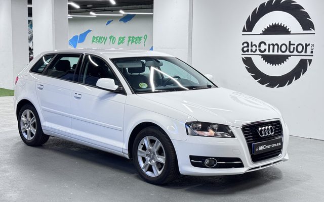 Audi A3 1.6 TDI 105CV SPORTBACK ¡SOLO 74.000 KM!