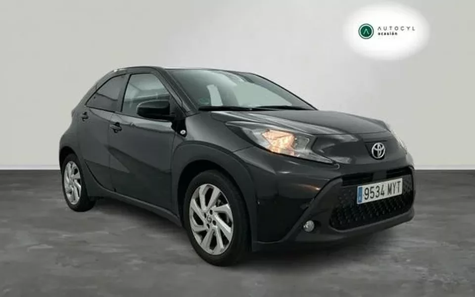 TOYOTA Aygo X Cross 1.0 VVT-I 72CV Play
