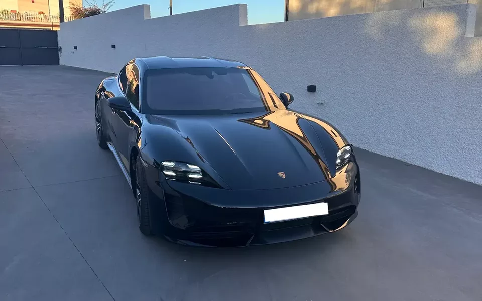 Porsche Taycan Turbo